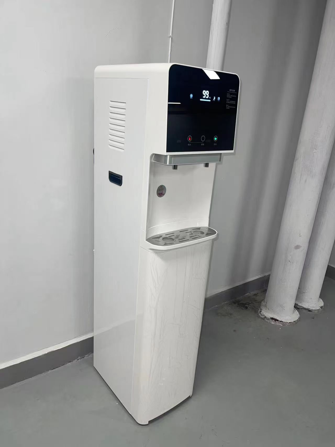 濾芯誰來換？設(shè)備誰去修？圣藍(lán)商用直飲機(jī)租賃為您全解決